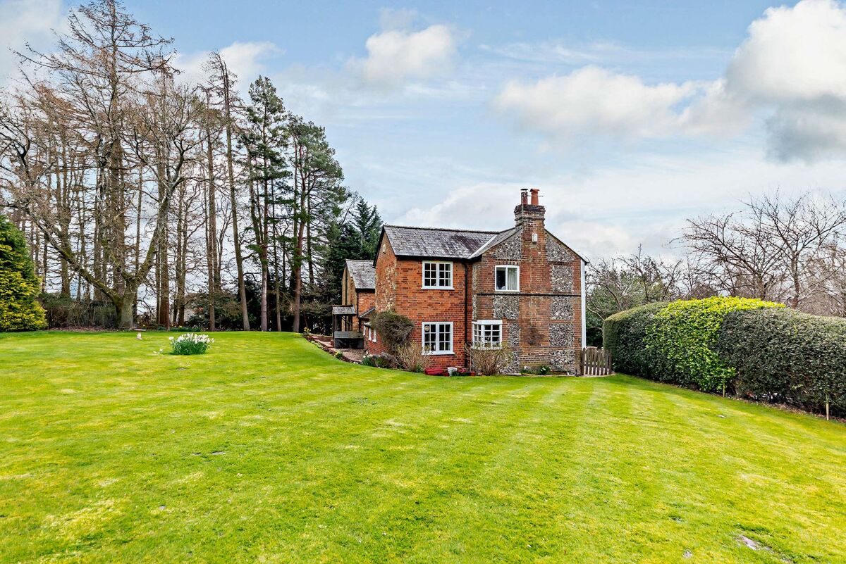 house for sale in Mill Road, Nettlebed, HenleyonThames, Oxfordshire