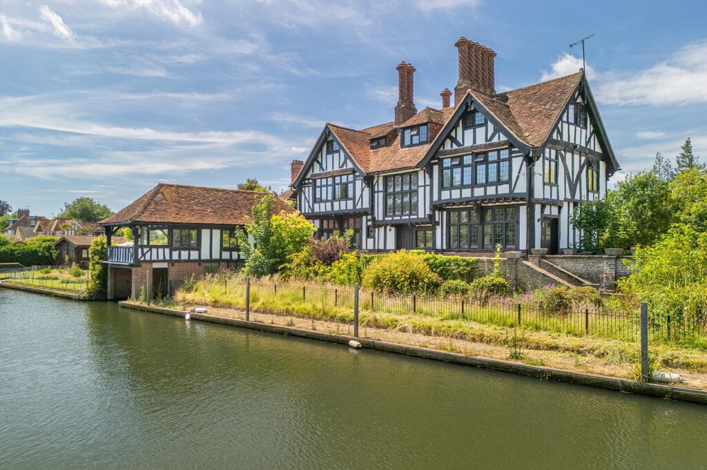 Image of Bolney Road, Lower Shiplake, Henley-on-Thames, Oxfordshire, RG9