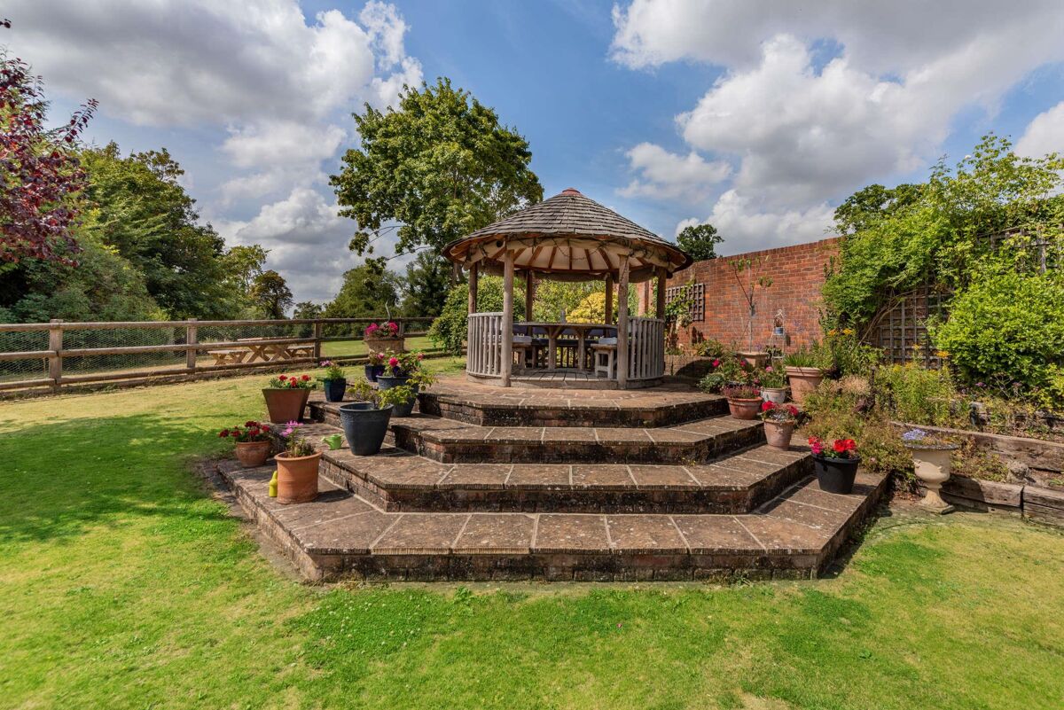 house for sale in Highfield Park, Marlow, SL7 HOT012222444 Knight Frank