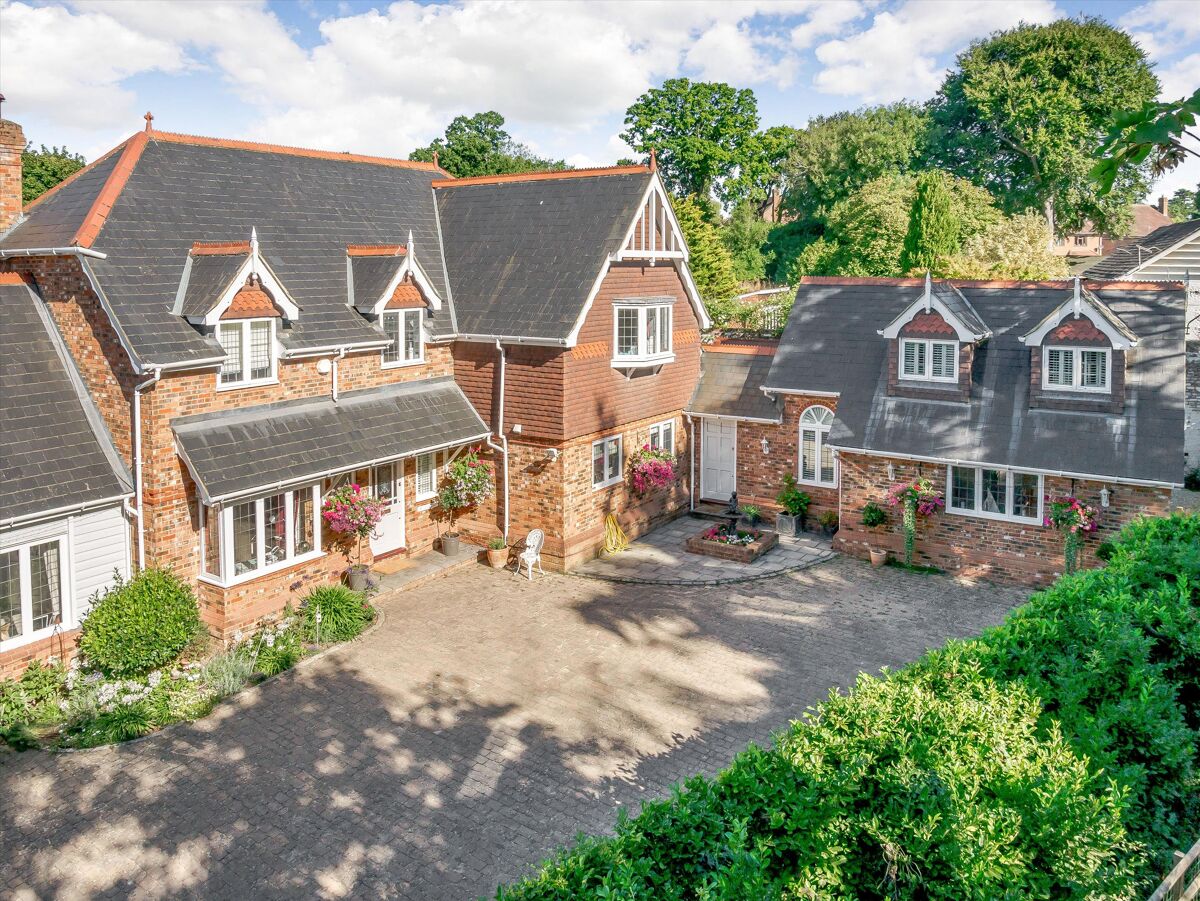 house for sale in Highfield Park, Marlow, SL7 HOT012222444 Knight Frank