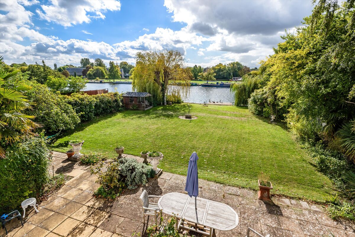 house for sale in Wargrave Road, HenleyonThames, Oxfordshire, RG9 HOT012224930 Knight Frank