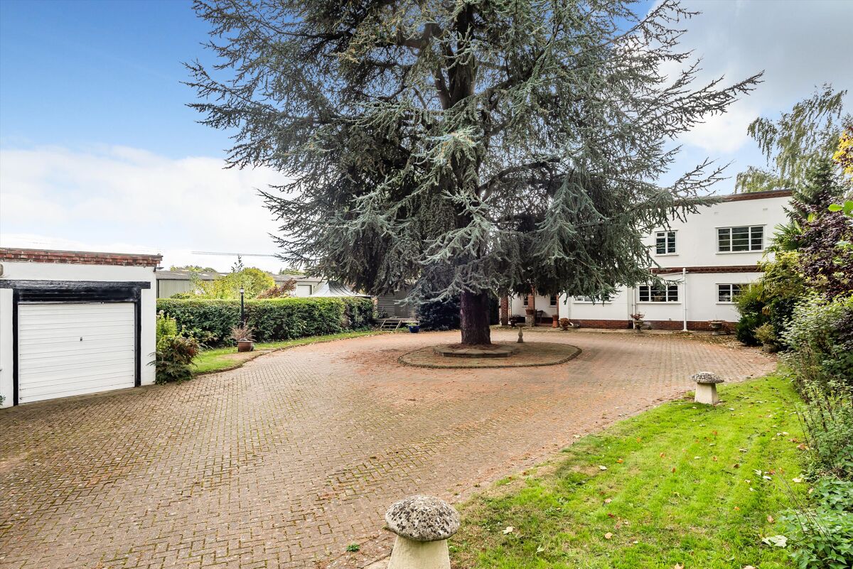 house for sale in Wargrave Road, HenleyonThames, Oxfordshire, RG9