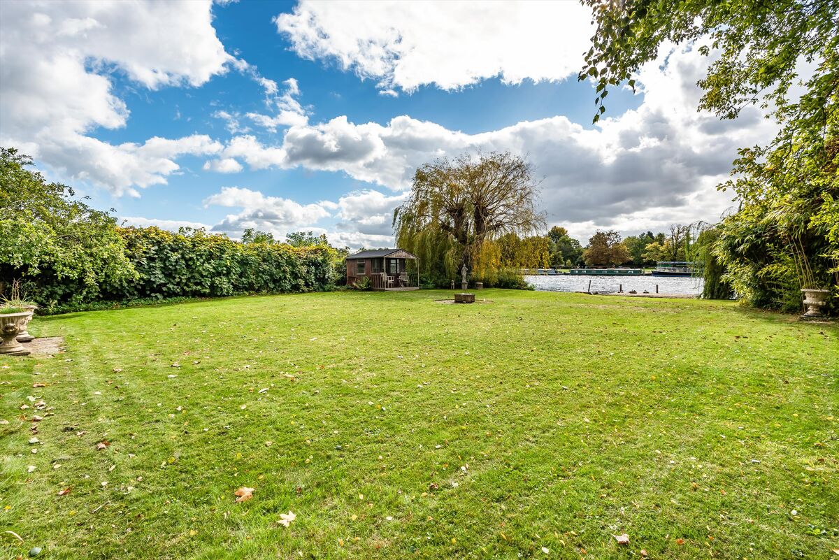 house for sale in Wargrave Road, HenleyonThames, Oxfordshire, RG9