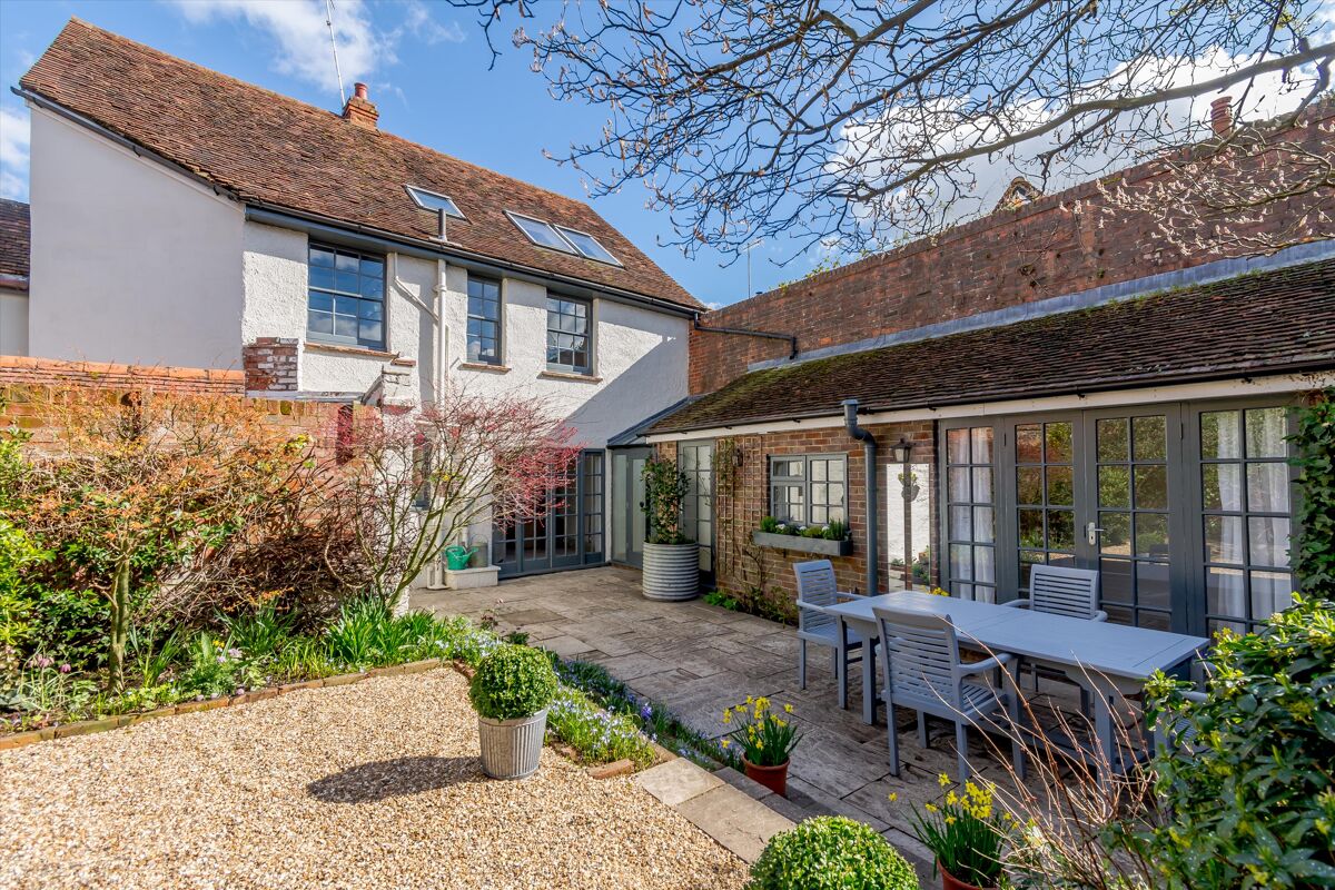 house for sale in Thameside, HenleyonThames, Oxfordshire, RG9