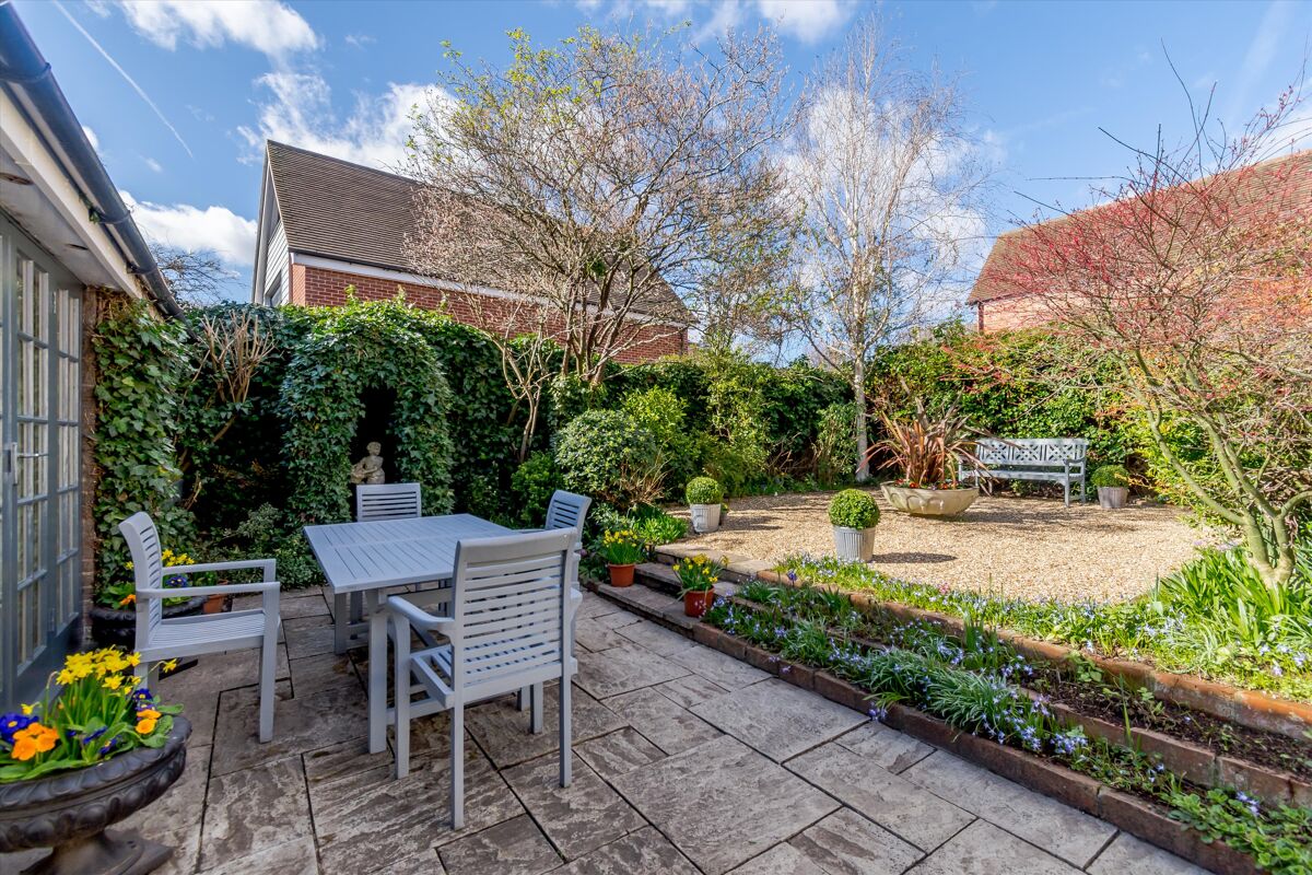 house for sale in Thameside, HenleyonThames, Oxfordshire, RG9