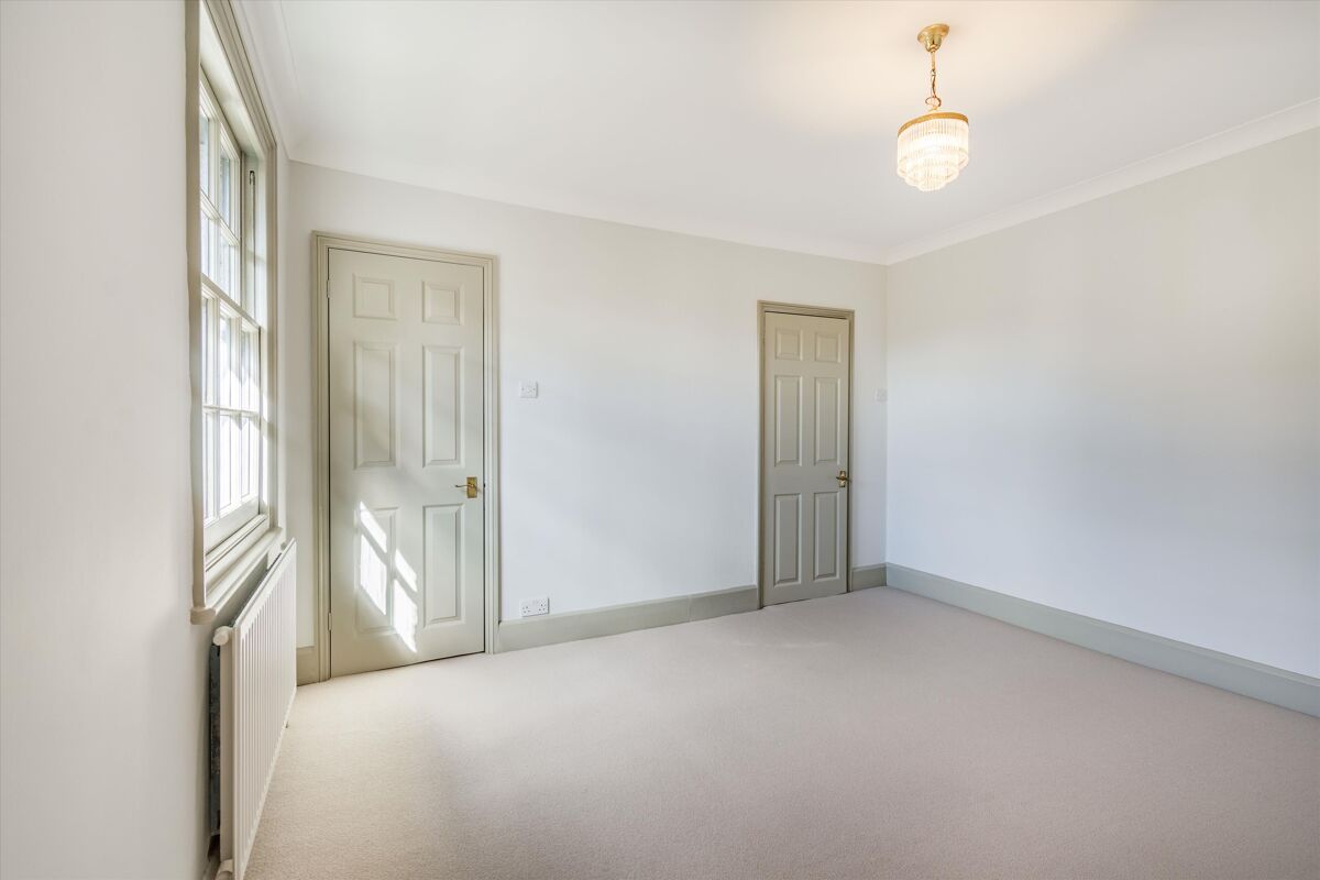 house for sale in Thameside, HenleyonThames, Oxfordshire, RG9