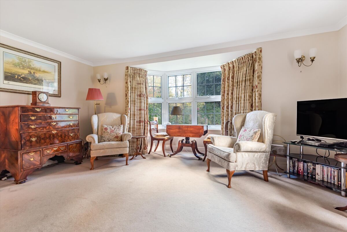 flat for sale in Phyllis Court Drive, HenleyonThames, Oxfordshire