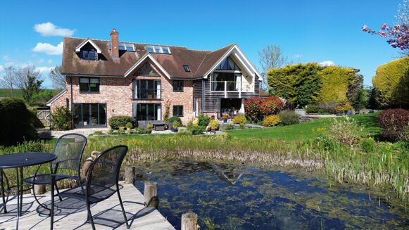 Picture of 5-6 bedroom house for sale.