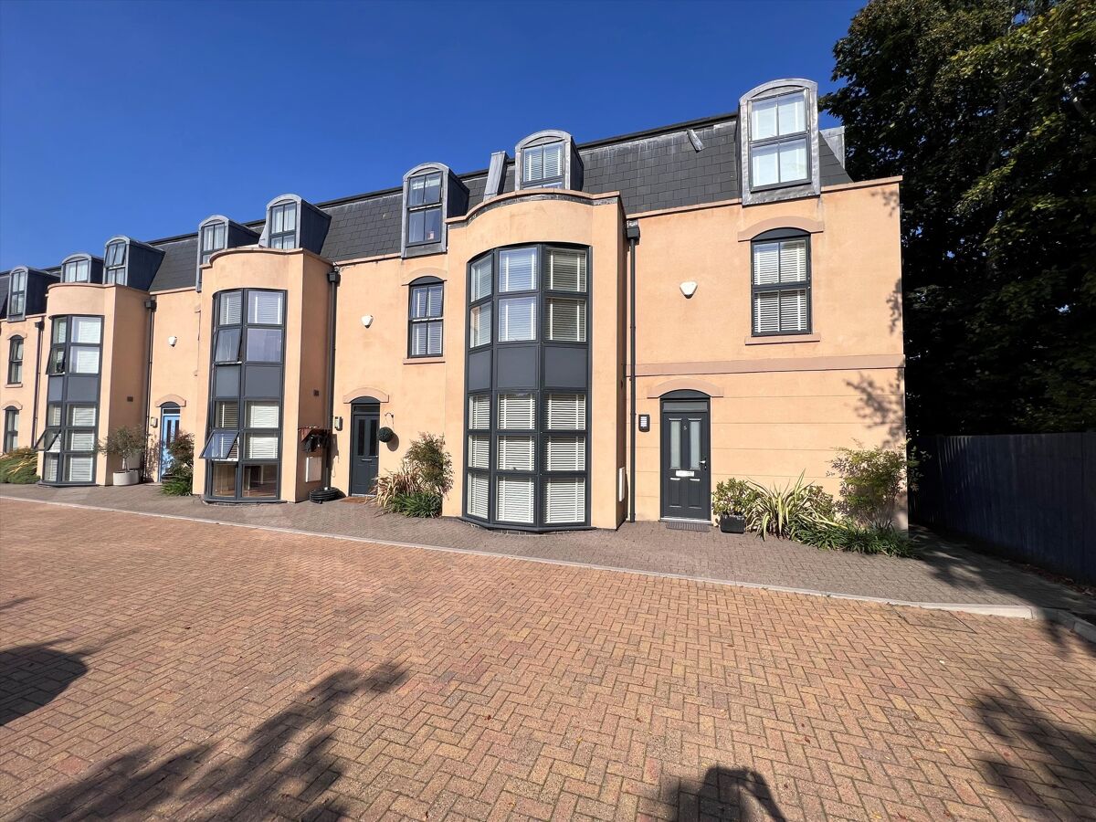 house for sale in Hofmann Mews, HenleyonThames, Oxfordshire, RG9