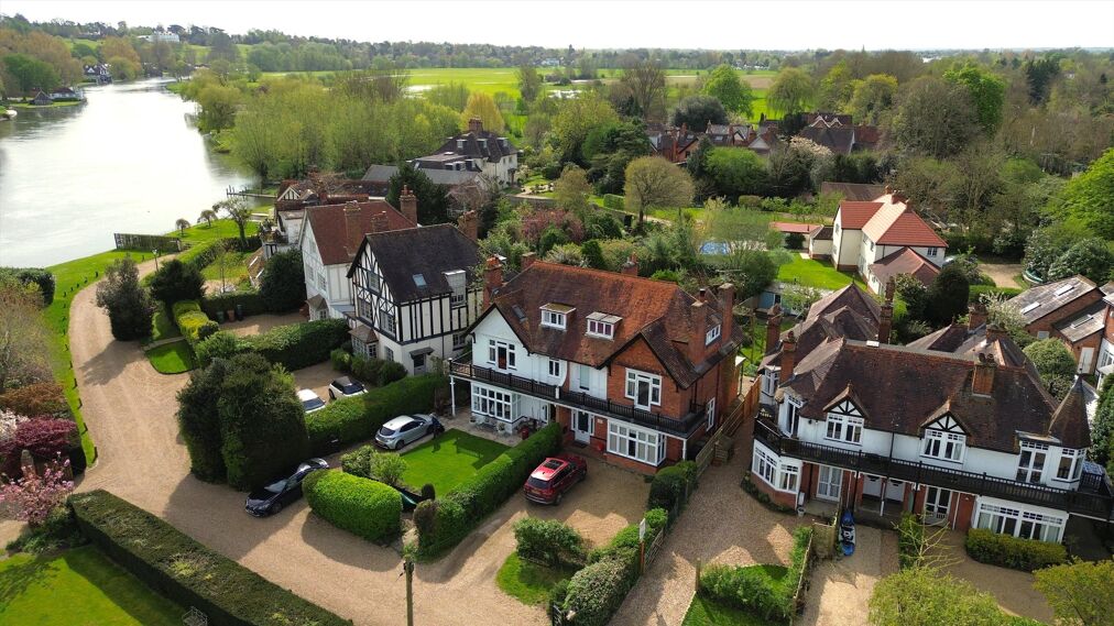 Image of Basmore Lane, Lower Shiplake, Henley-on-Thames, Oxfordshire, RG9
