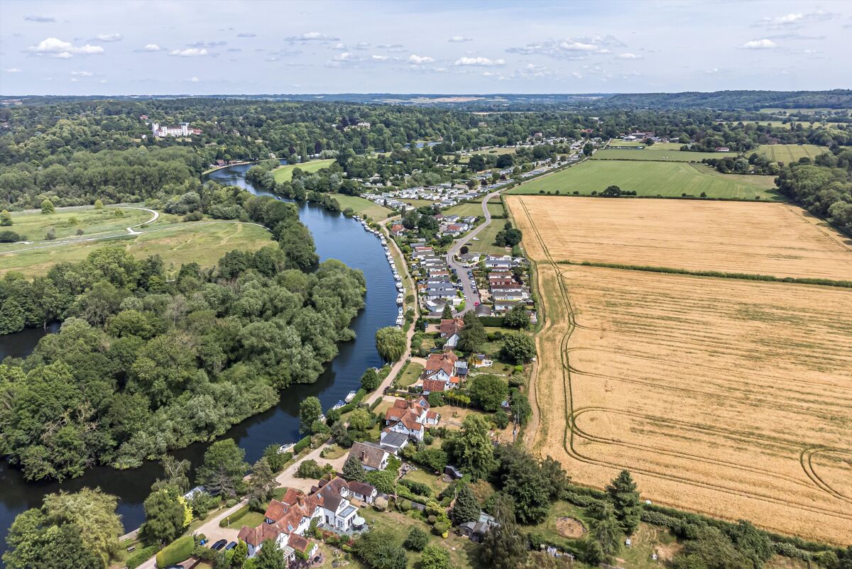 house for sale in Frogmill, Hurley, Maidenhead, Berkshire, SL6