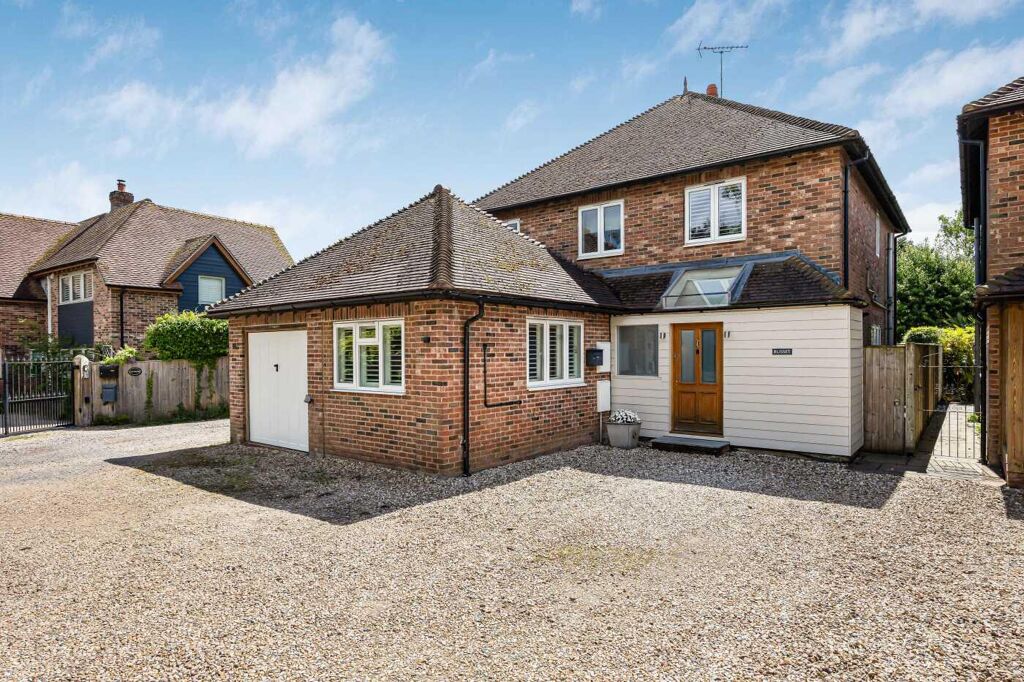 Image of Plough Lane, Shiplake Cross, Henley-on-Thames, Oxfordshire RG9