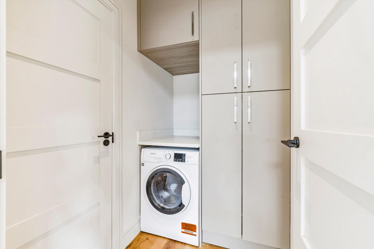 townhouse for sale in 35 Queen Street, HenleyonThames, Oxfordshire