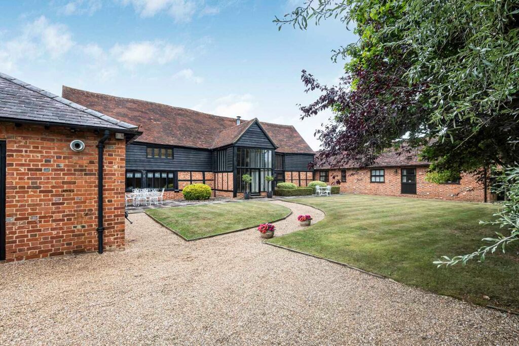 Image of Smewins Road, White Waltham, Maidenhead, Berkshire, SL6