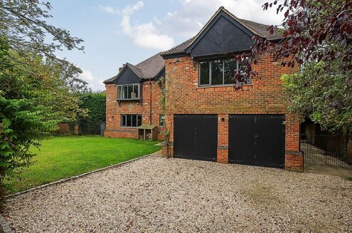Picture of 5 bedroom house for sale.