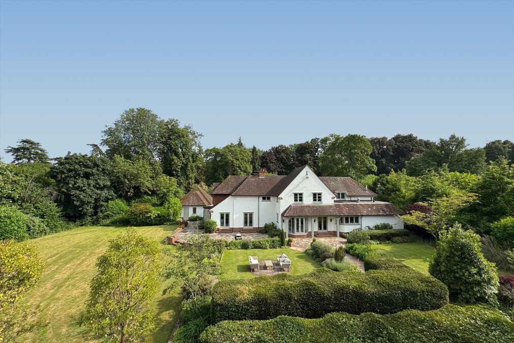 Image of Woodlands Road, Harpsden, Henley-on-Thames, Oxfordshire, RG9