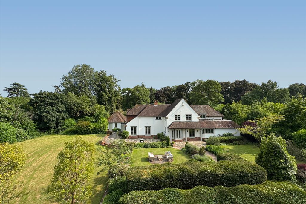 Image of Woodlands Road, Harpsden, Henley-on-Thames, Oxfordshire, RG9