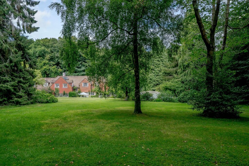 Image of Newnham Hill, Henley-on-Thames, Oxfordshire, RG9