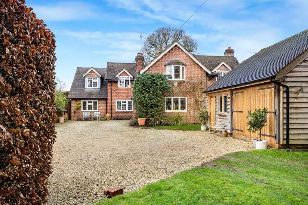 Image of Main Street, Stoke Row, Henley-on-Thames, Oxfordshire RG9