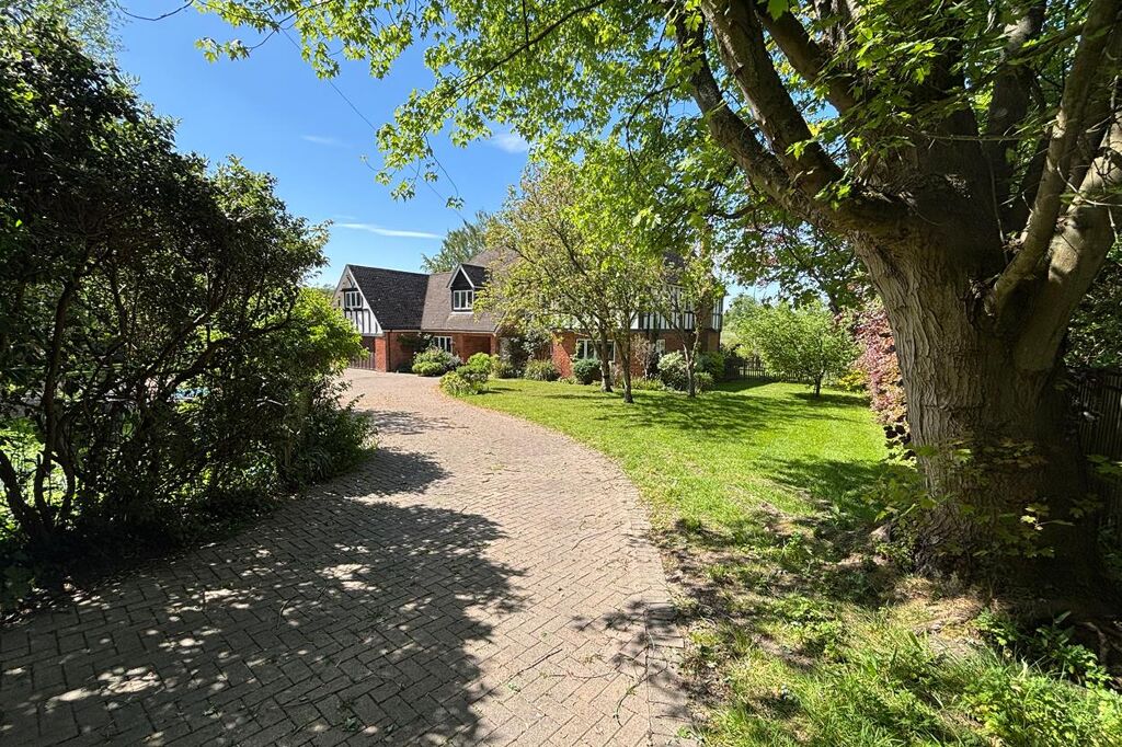 Image of Burchetts Green Road, Burchetts Green, Maidenhead, SL6