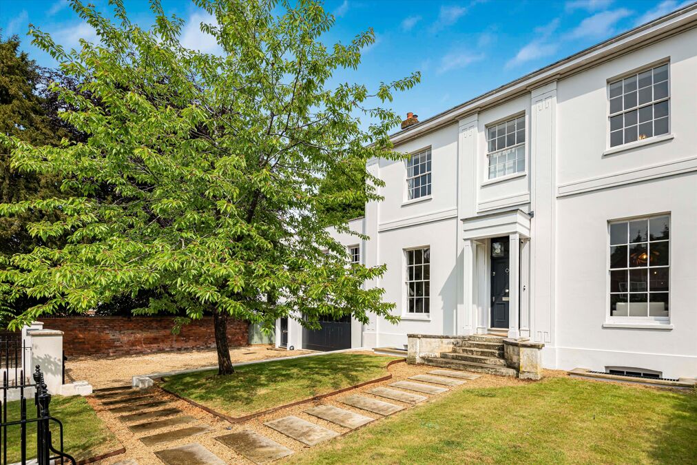 Image of High Street, Sonning, Reading, Berkshire, RG4