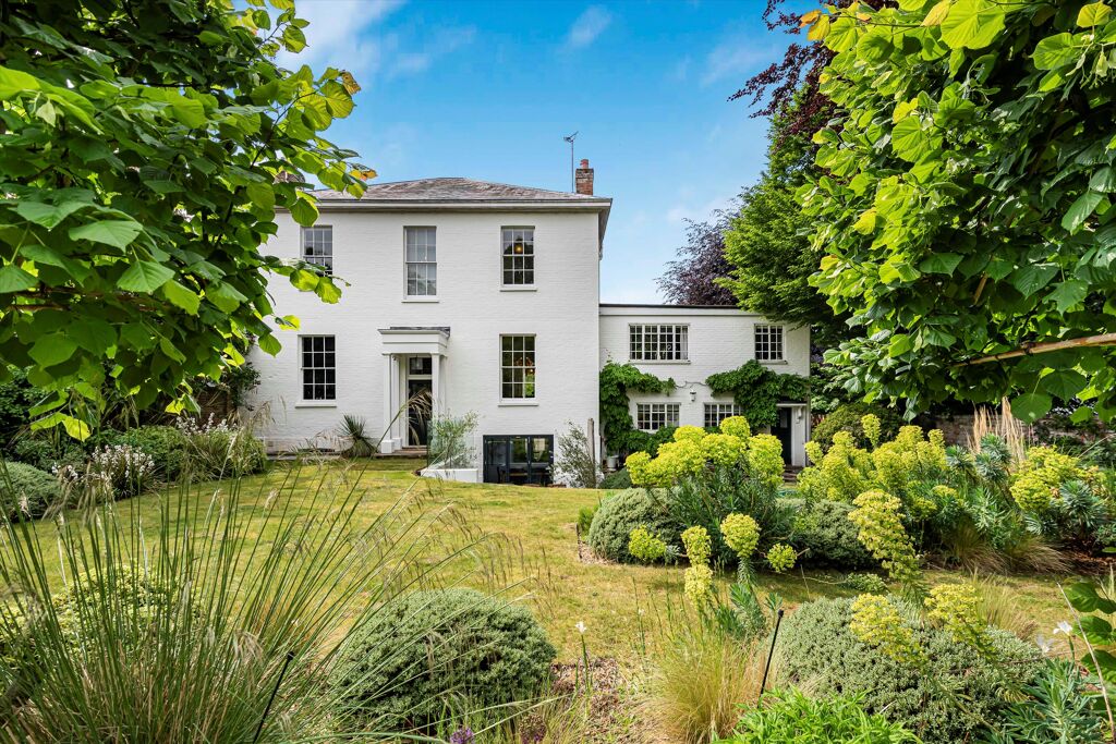 Image of High Street, Sonning, Reading, Berkshire, RG4