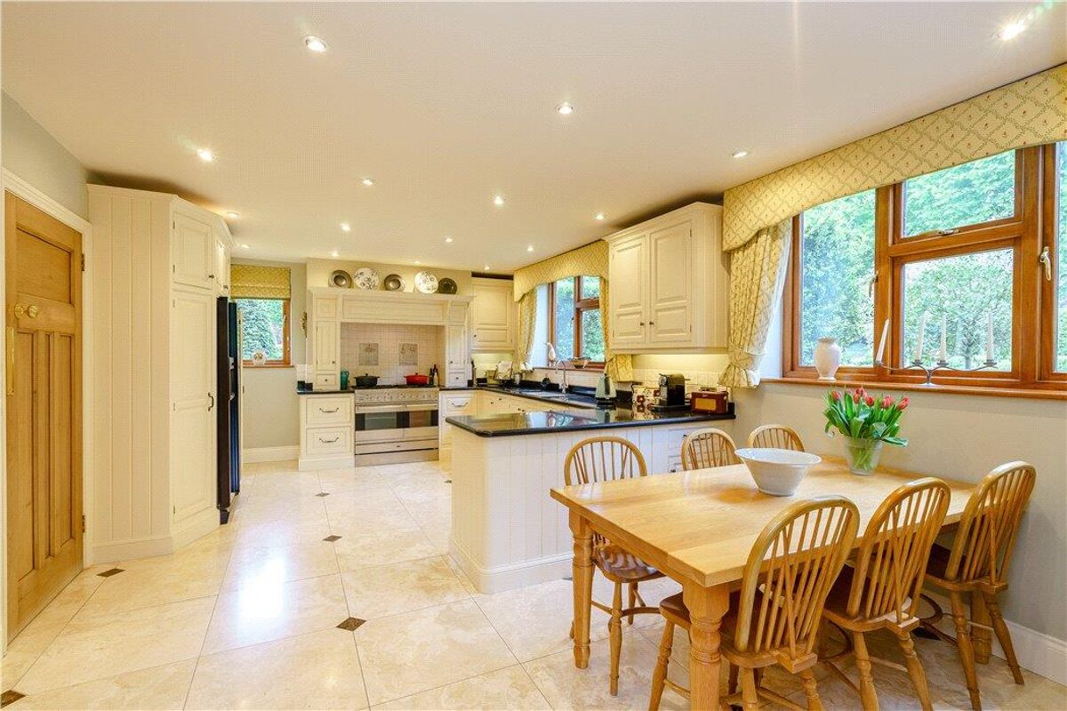 house for sale in Rotherfield Road, HenleyonThames, RG9 HOT070175