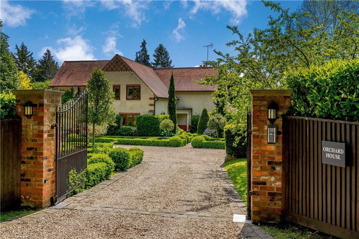 house for sale in Rotherfield Road, HenleyonThames, RG9 HOT070175