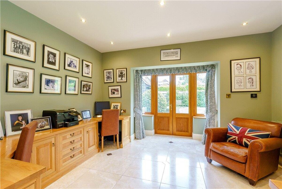 house for sale in Rotherfield Road, HenleyonThames, RG9 HOT070175