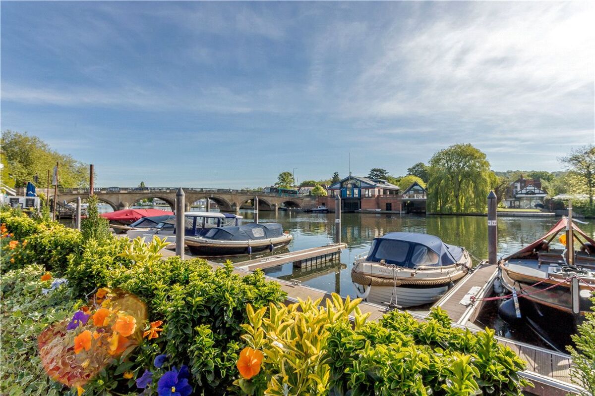 house for sale in Thameside, HenleyonThames, Oxfordshire, RG9