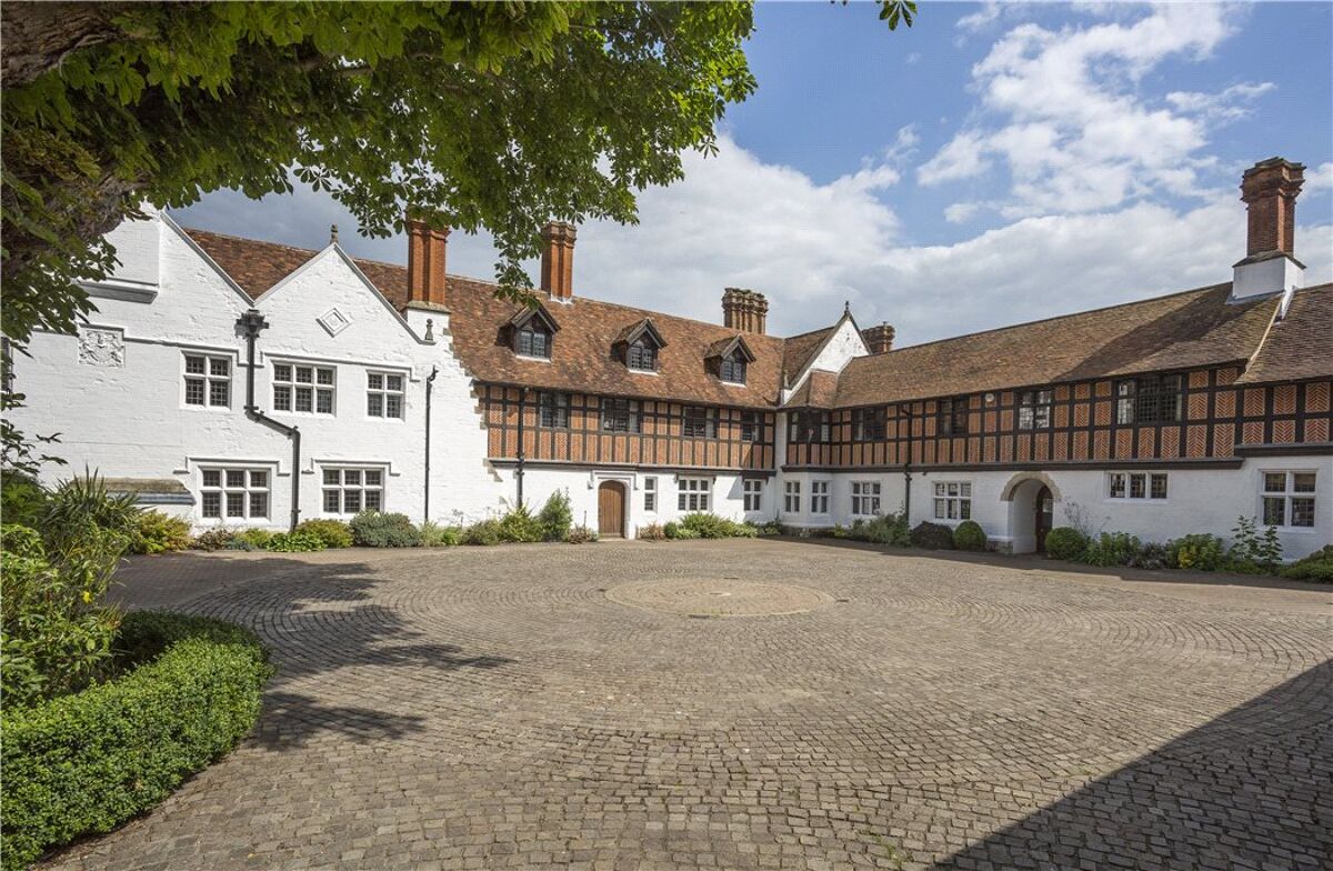 house for sale in Ferry Lane, Medmenham, Marlow, Buckinghamshire, SL7