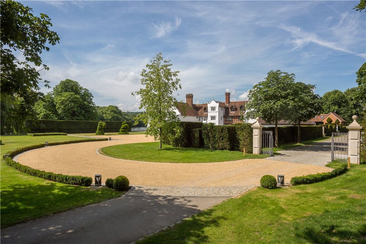 house for sale in Ferry Lane, Medmenham, Marlow, Buckinghamshire, SL7