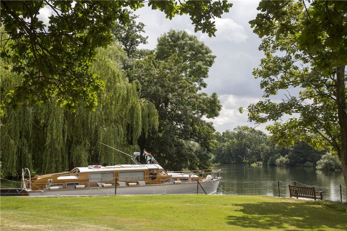 house for sale in Ferry Lane, Medmenham, Marlow, Buckinghamshire, SL7