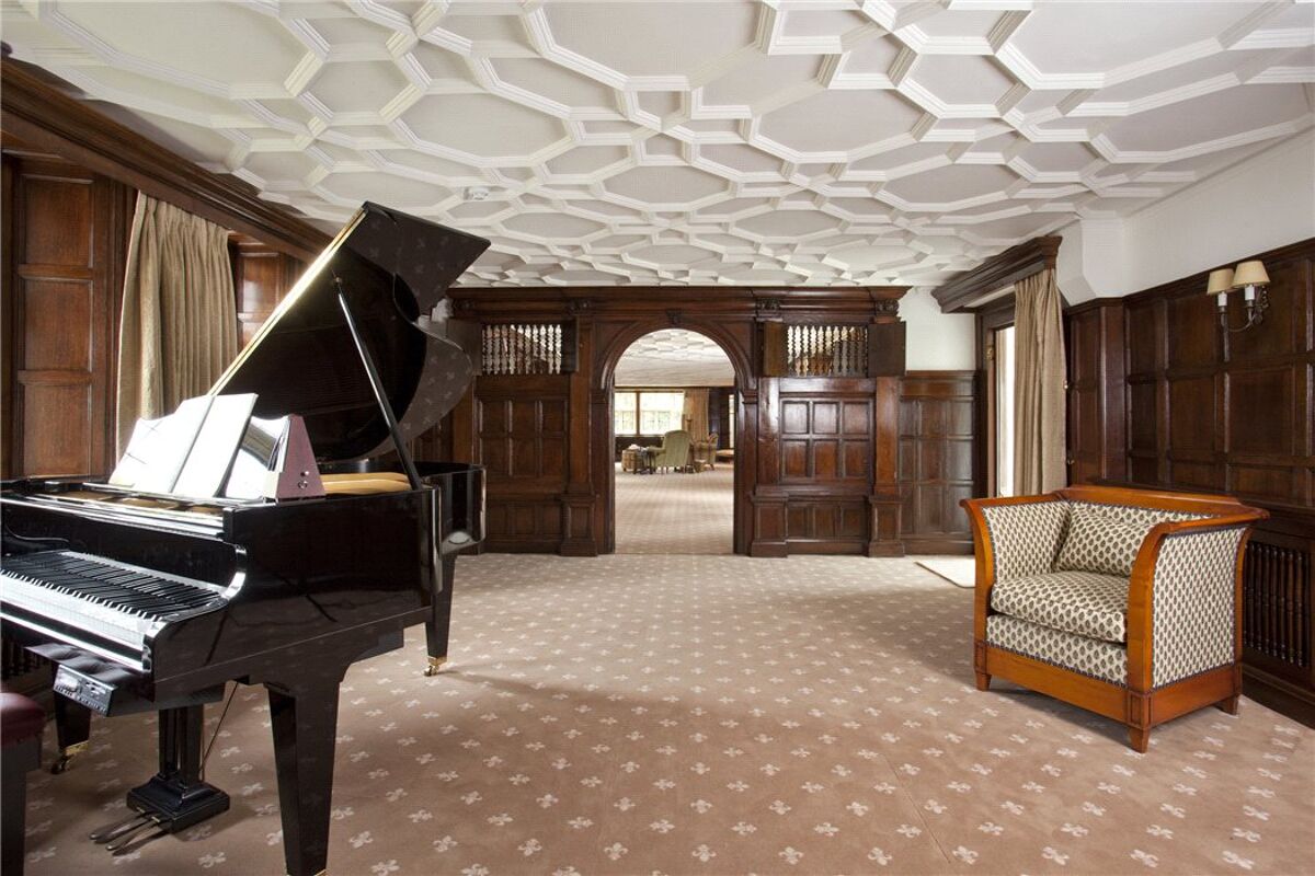 house for sale in Ferry Lane, Medmenham, Marlow, Buckinghamshire, SL7