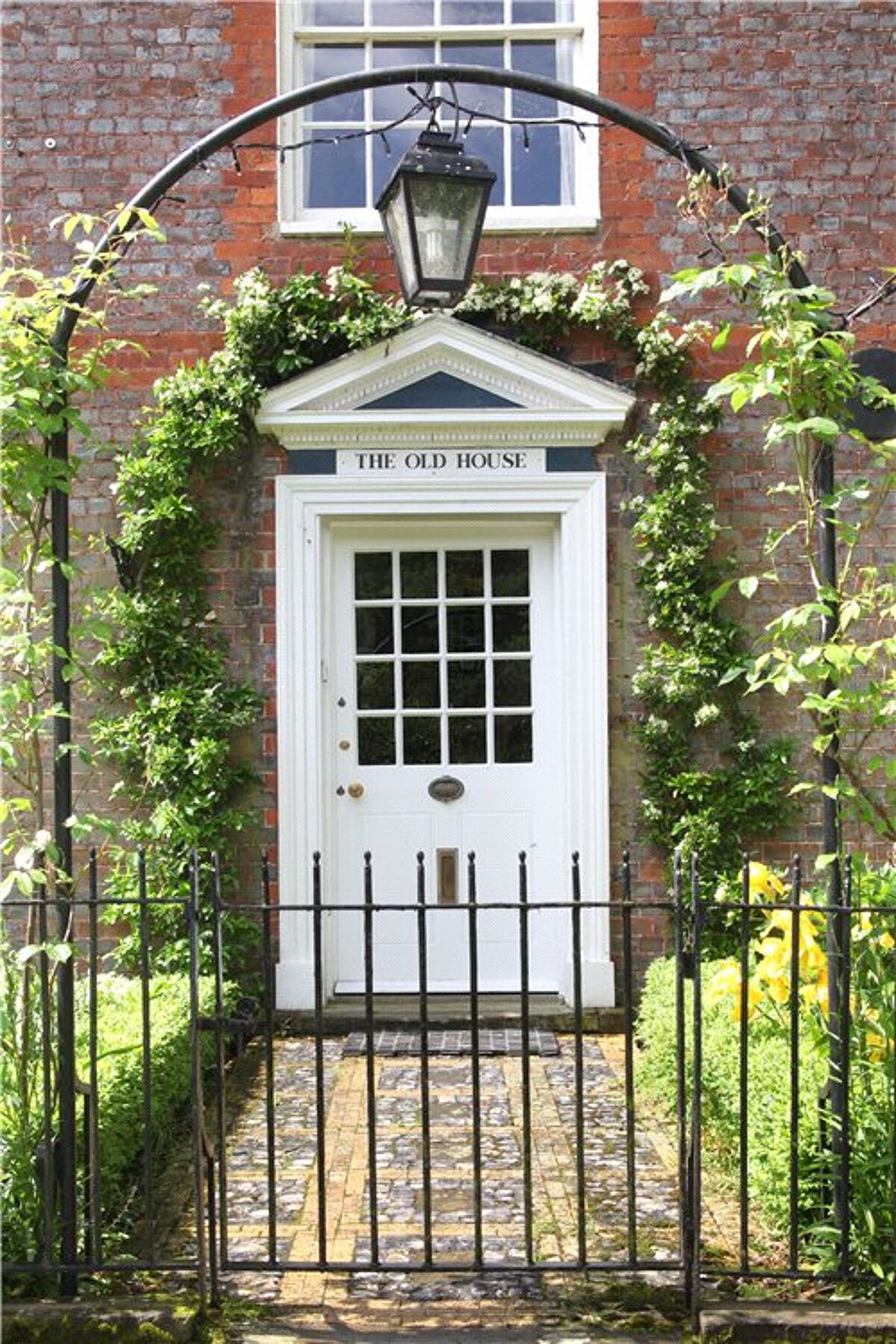 house for sale in Mill Lane, HenleyOnThames, Oxfordshire, RG9