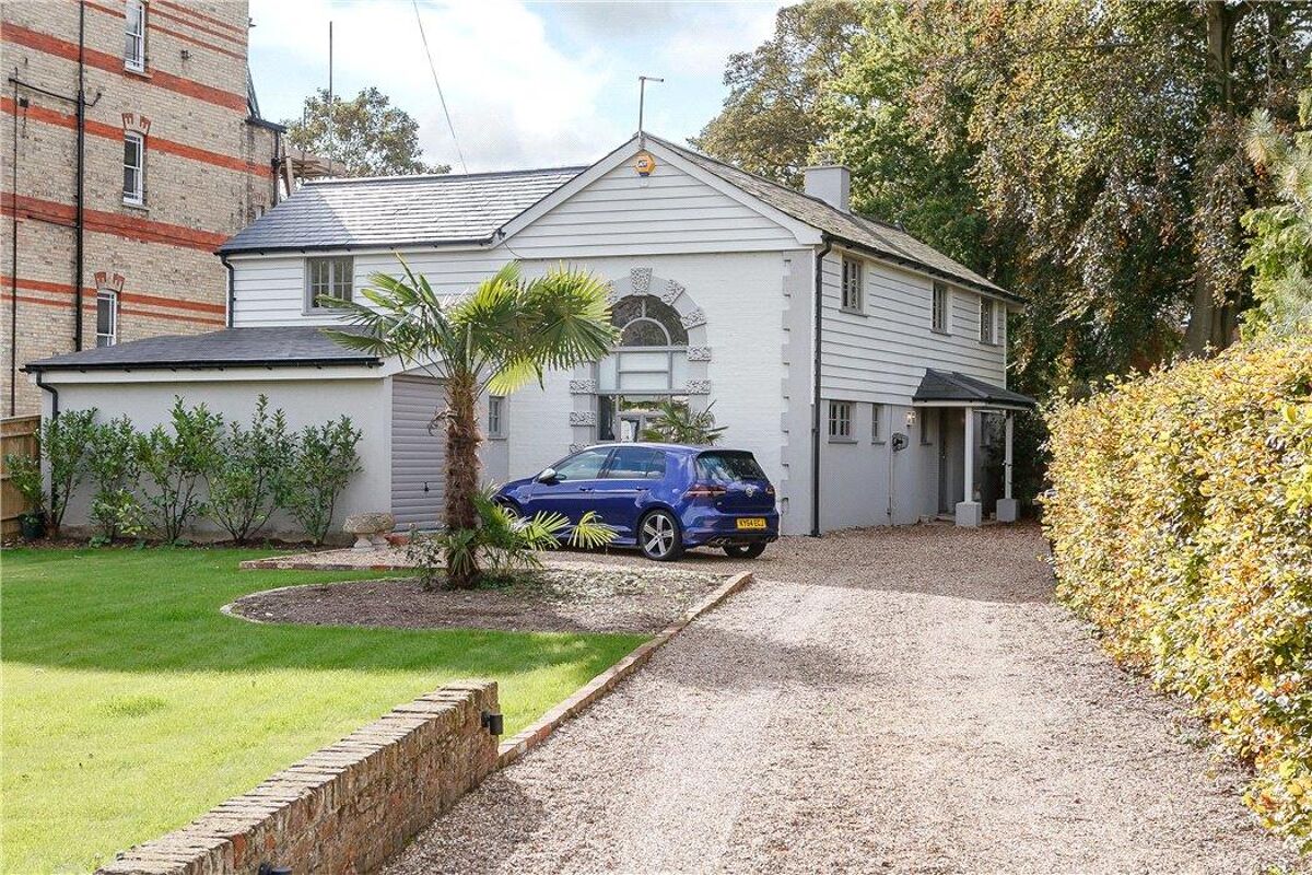 house for sale in Fairmile, HenleyOnThames, Oxfordshire, RG9