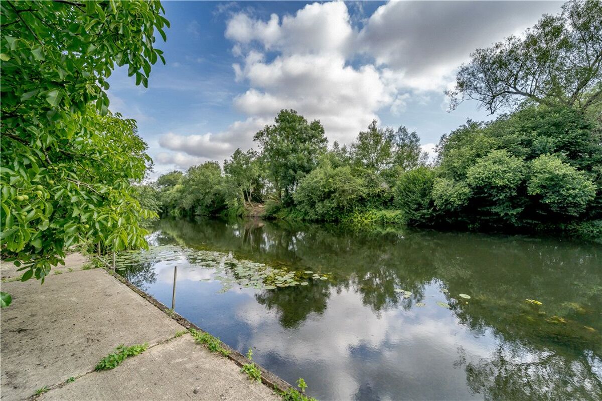 house for sale in Loddon Drive, Wargrave, Reading, Berkshire, RG10