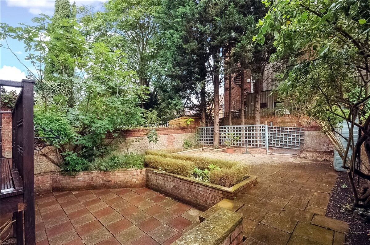 house for sale in Queen Street, HenleyonThames, Oxfordshire, RG9