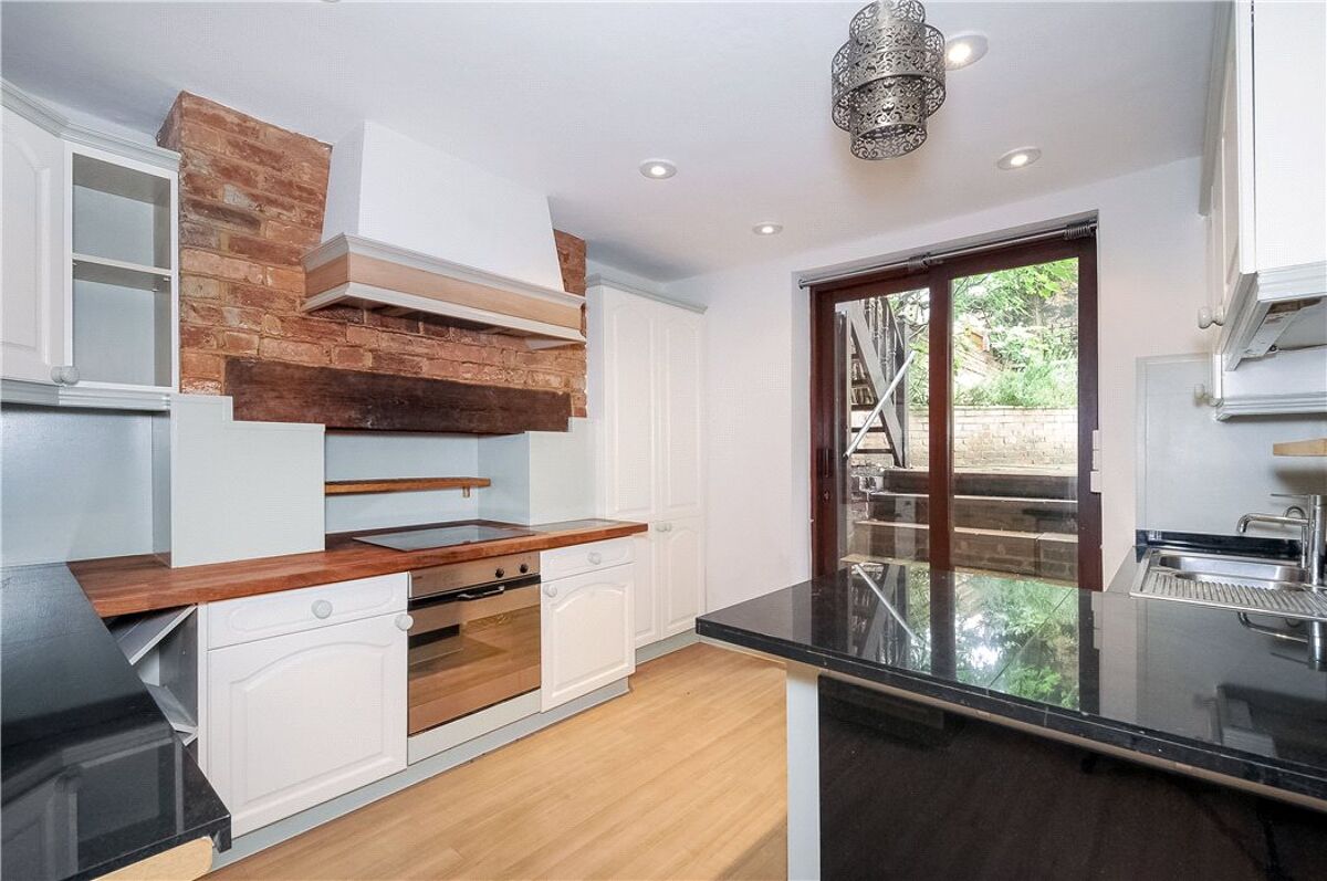 house for sale in Queen Street, HenleyonThames, Oxfordshire, RG9