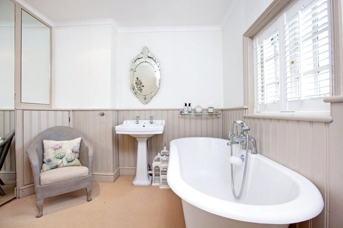 house for sale in Forest Road, Binfield, Bracknell, Berkshire, RG42