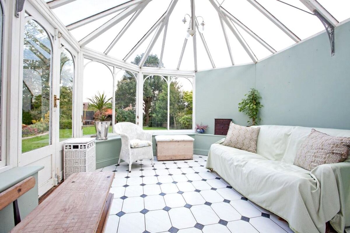 house for sale in Forest Road, Binfield, Bracknell, Berkshire, RG42