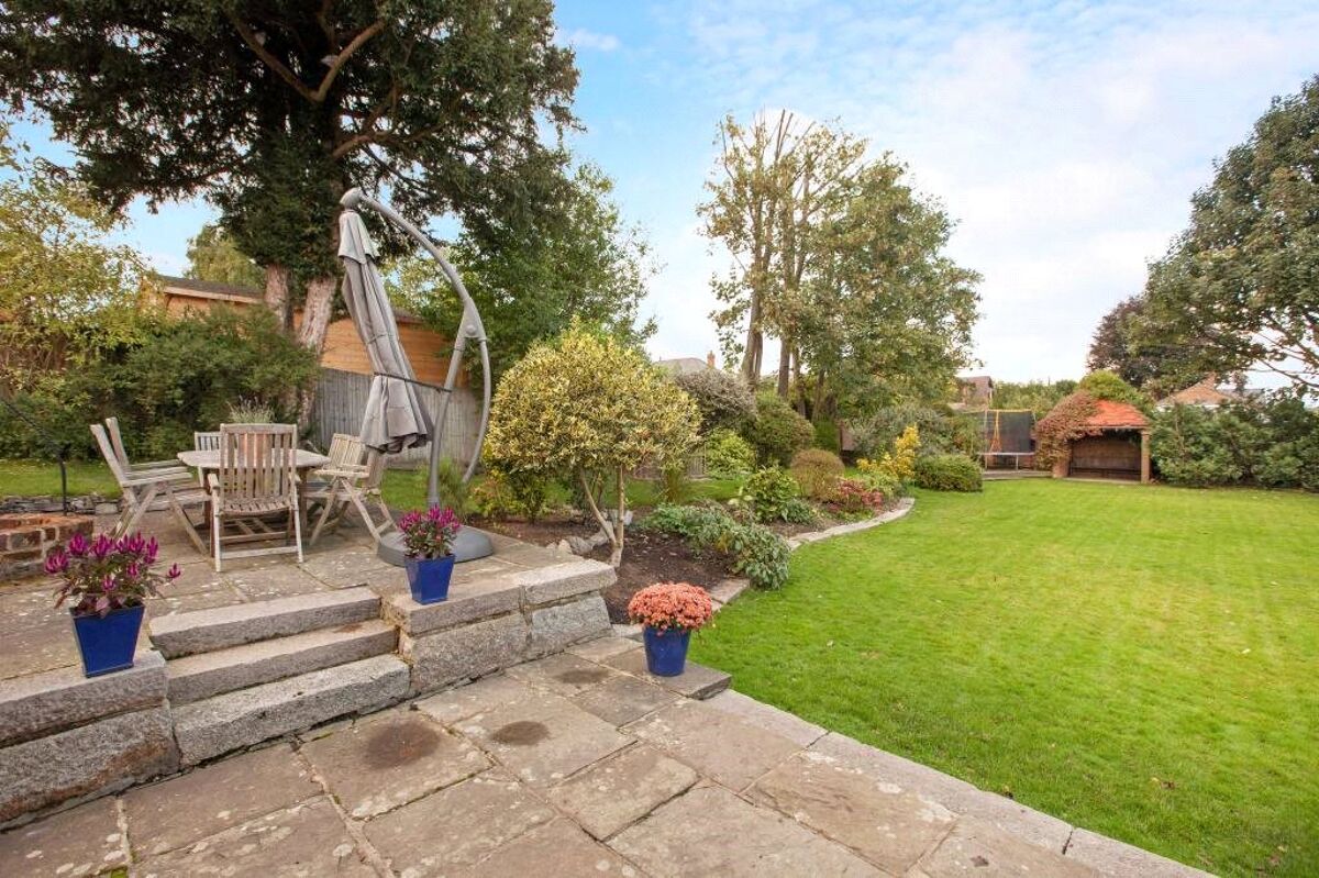 house for sale in Forest Road, Binfield, Bracknell, Berkshire, RG42