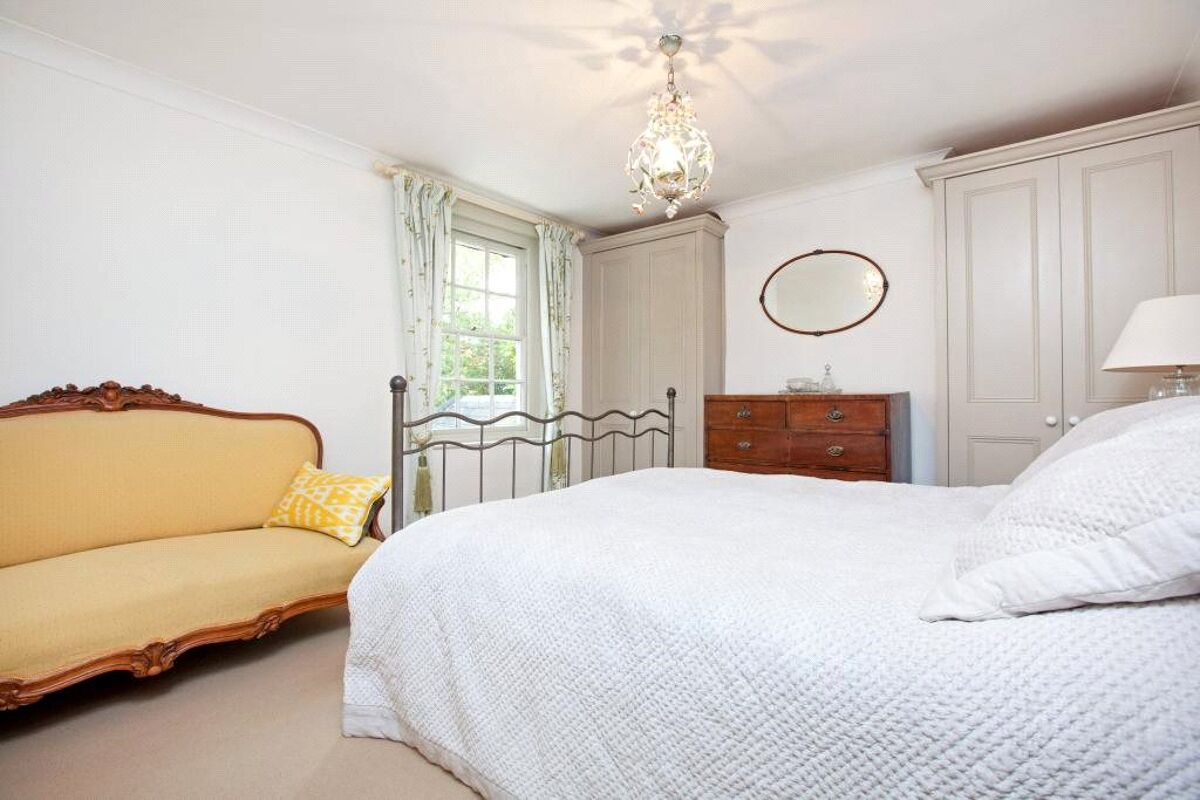 house for sale in Forest Road, Binfield, Bracknell, Berkshire, RG42