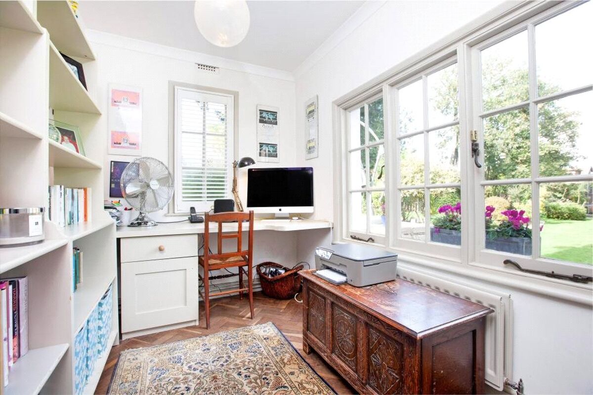 house for sale in Forest Road, Binfield, Bracknell, Berkshire, RG42