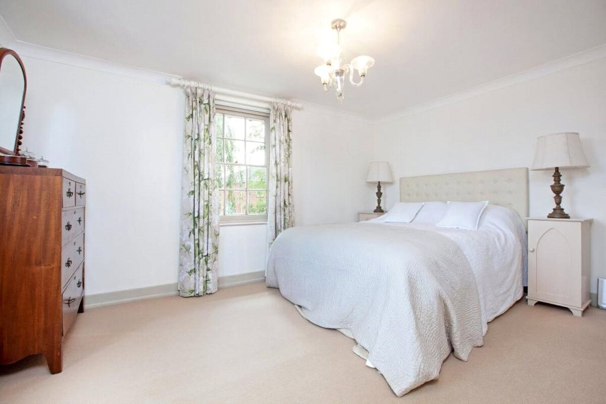 house for sale in Forest Road, Binfield, Bracknell, Berkshire, RG42