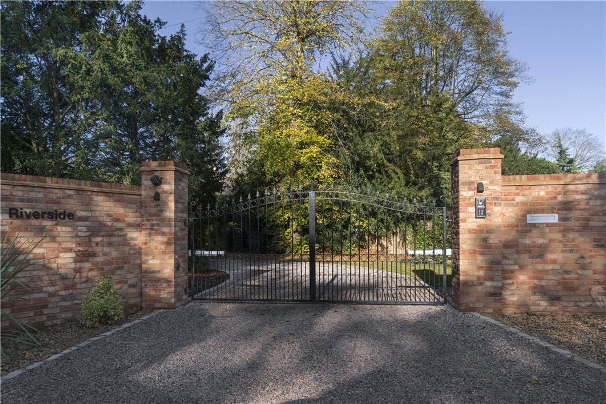 house for sale in Riversdale, Bourne End, Buckinghamshire, SL8 HOT170102 Knight Frank