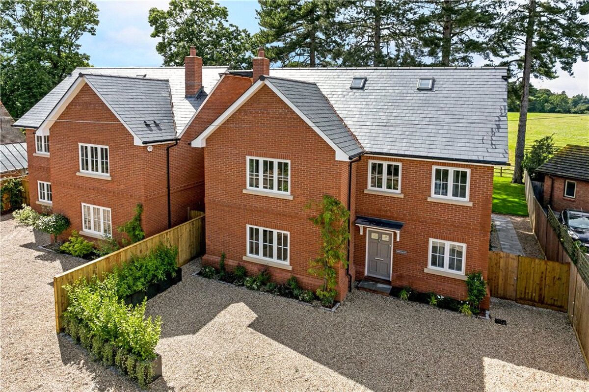 house for sale in Peppard Lane, HenleyonThames, RG9 HOT170121