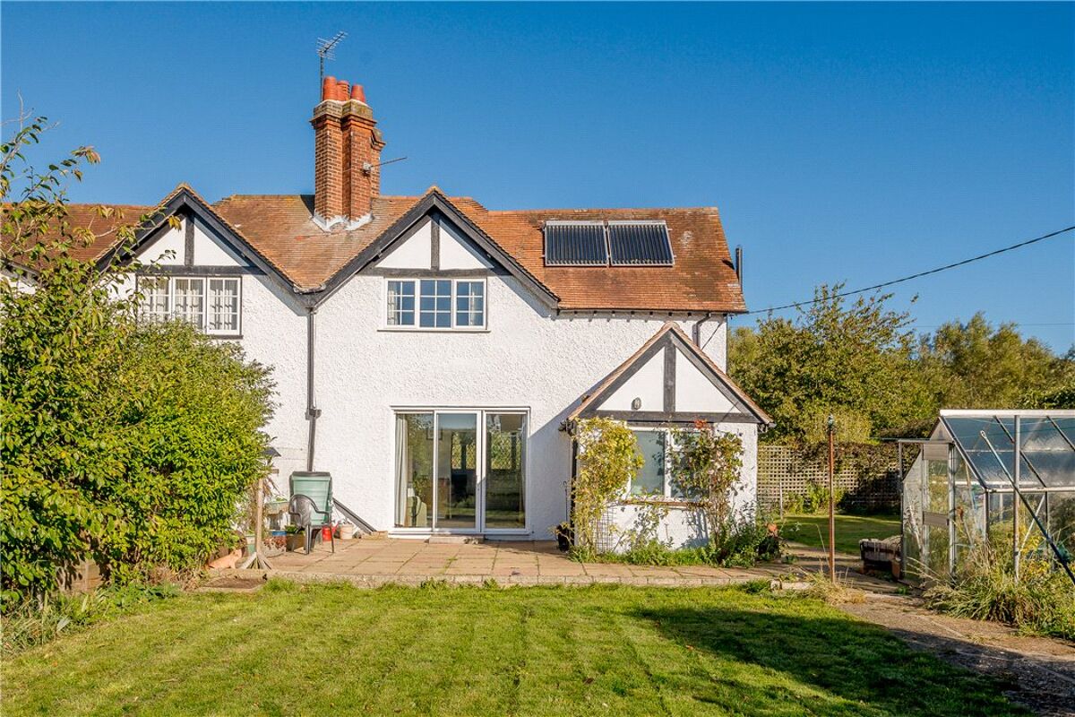 house for sale in Frogmill Cottages, Frogmill, Hurley, Maidenhead, SL6