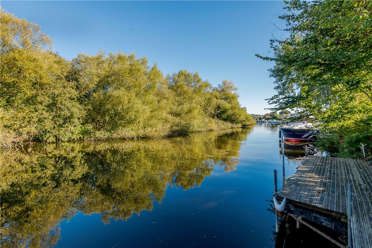 house for sale in Frogmill Cottages, Frogmill, Hurley, Maidenhead, SL6