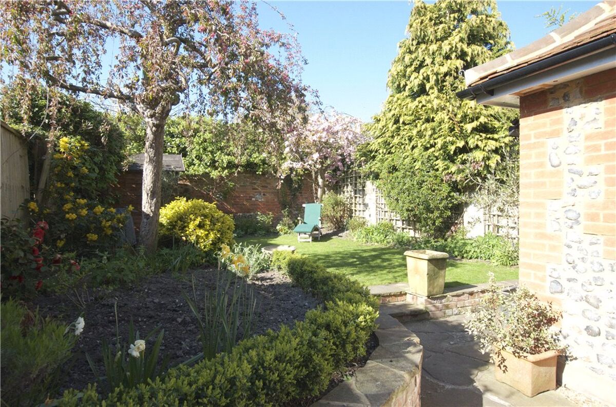 house for sale in Badgemore Lane, HenleyonThames, RG9 HOT170183